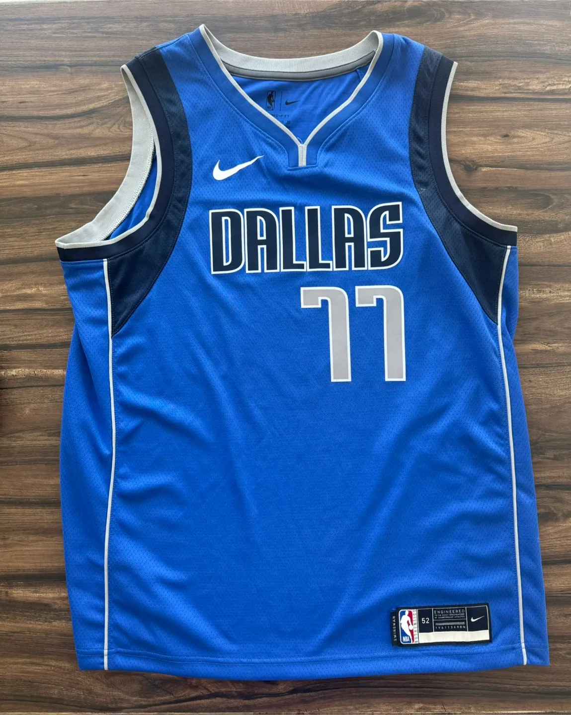 Nike Original Luka Dončić Mavericks Jersey XL size thumbnail
