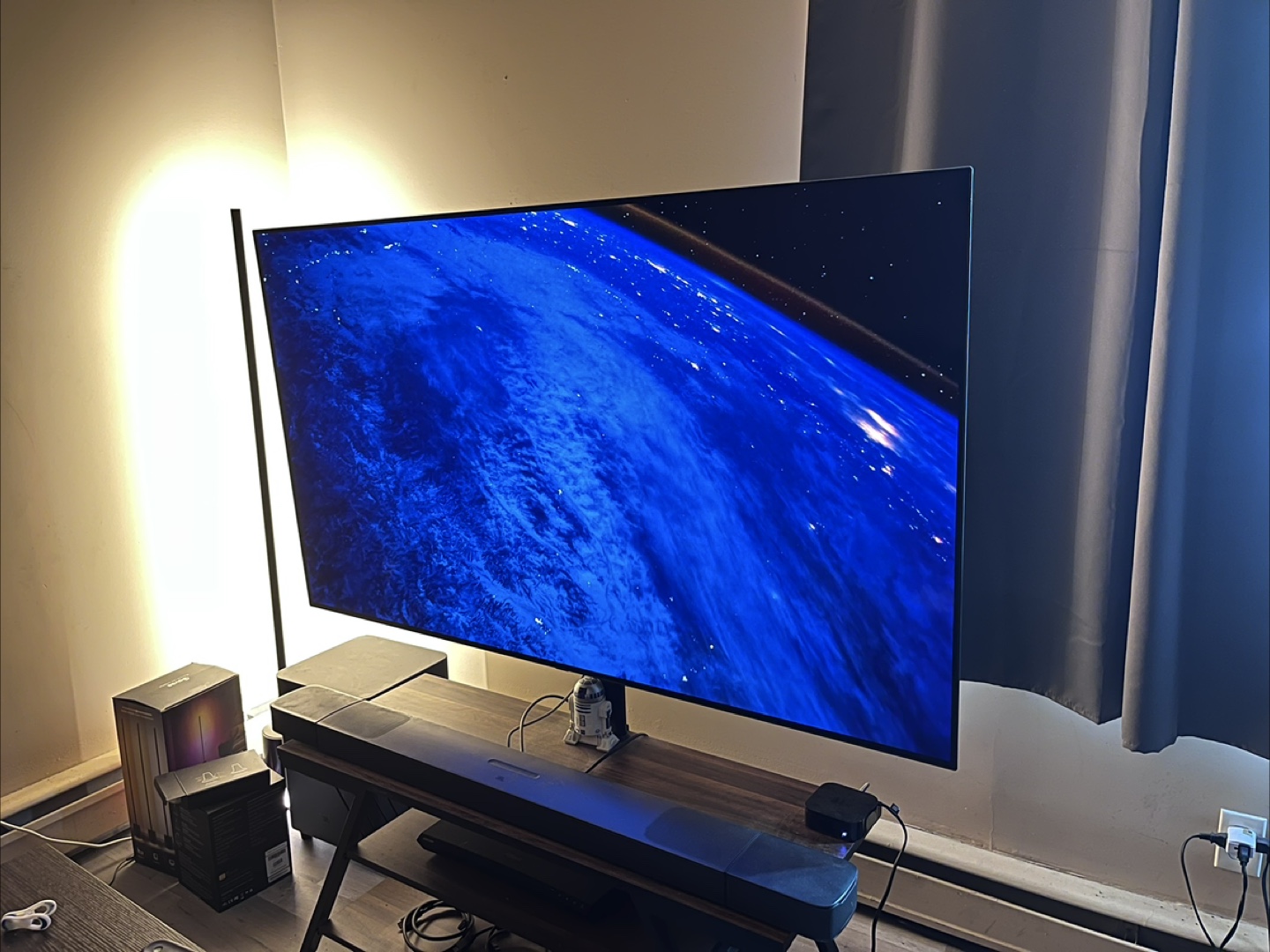 LG OLED65A1PUA 65" OLED TV & New TV mount standing