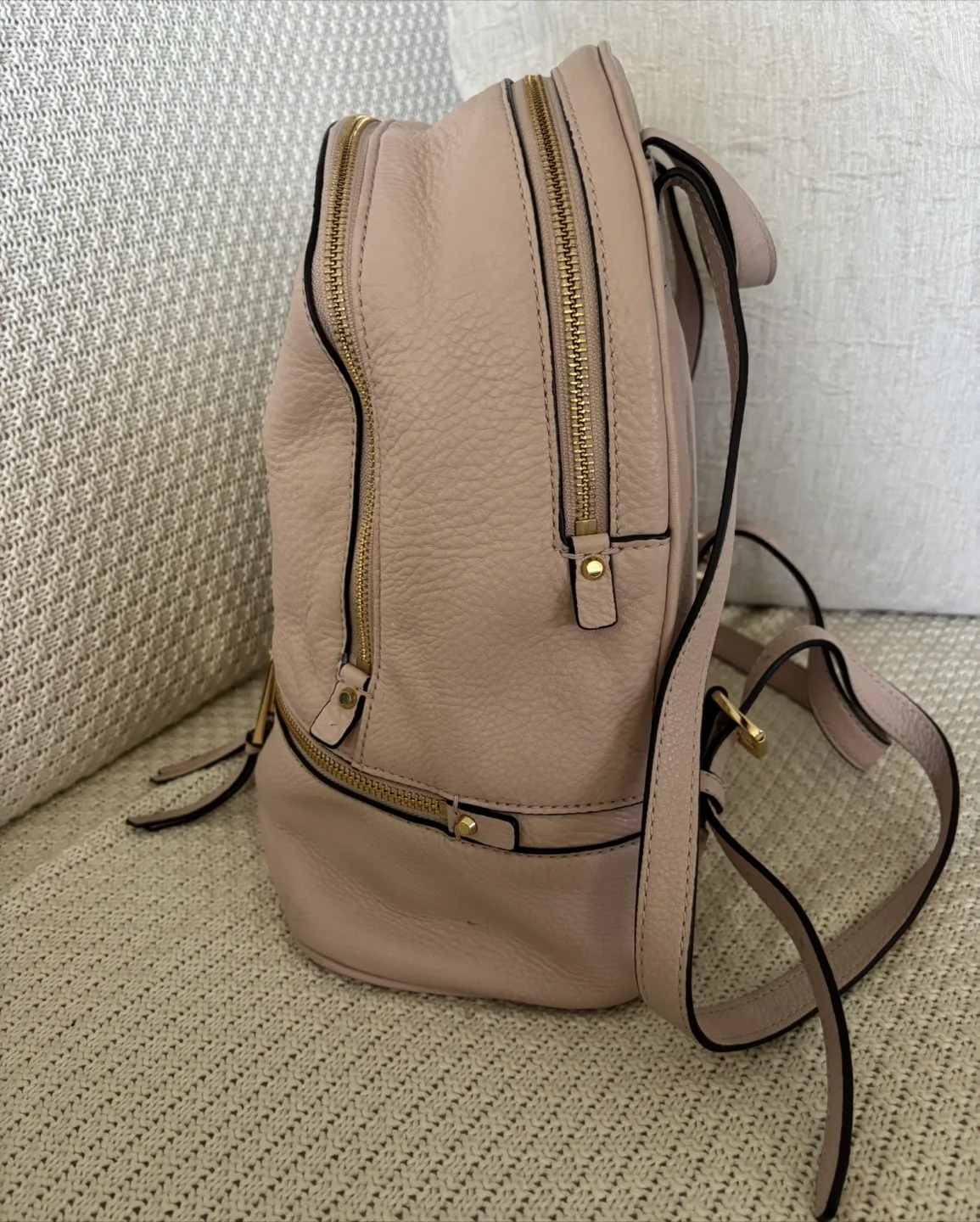 MK Rhea Medium Pebbled Leather Soft Pink Backpack image indicator(4)