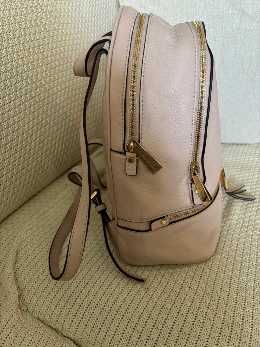 MK Rhea Medium Pebbled Leather Soft Pink Backpack image indicator(2)