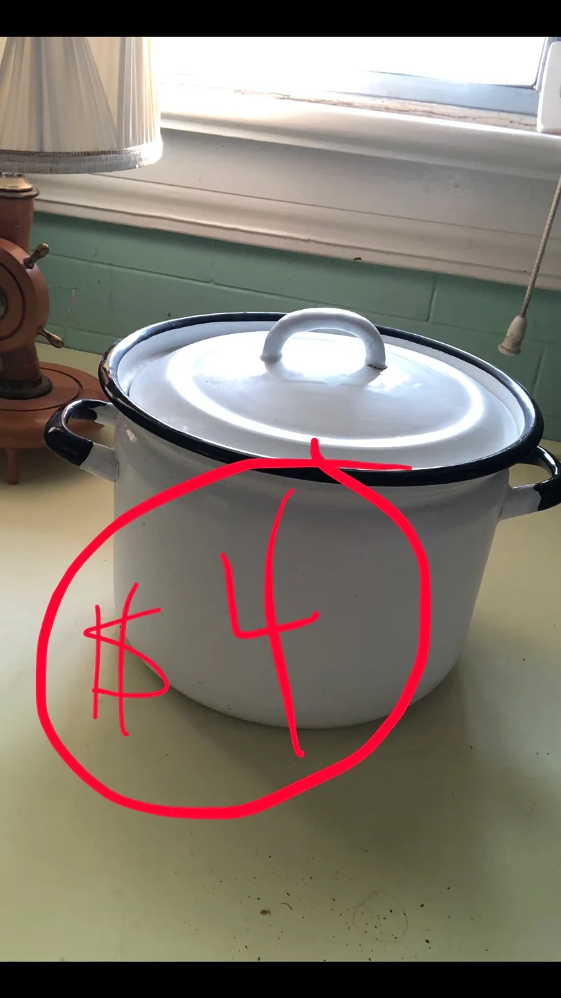 Enamel Stock Pot with Lid $3 thumbnail