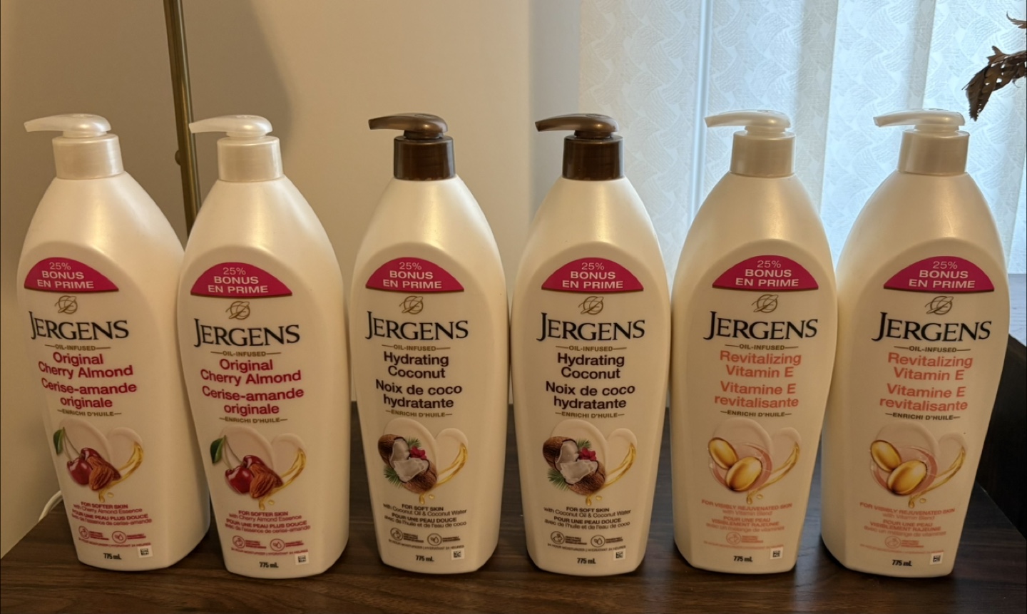 Jergens Oil-Infused Body Lotion, 775ml