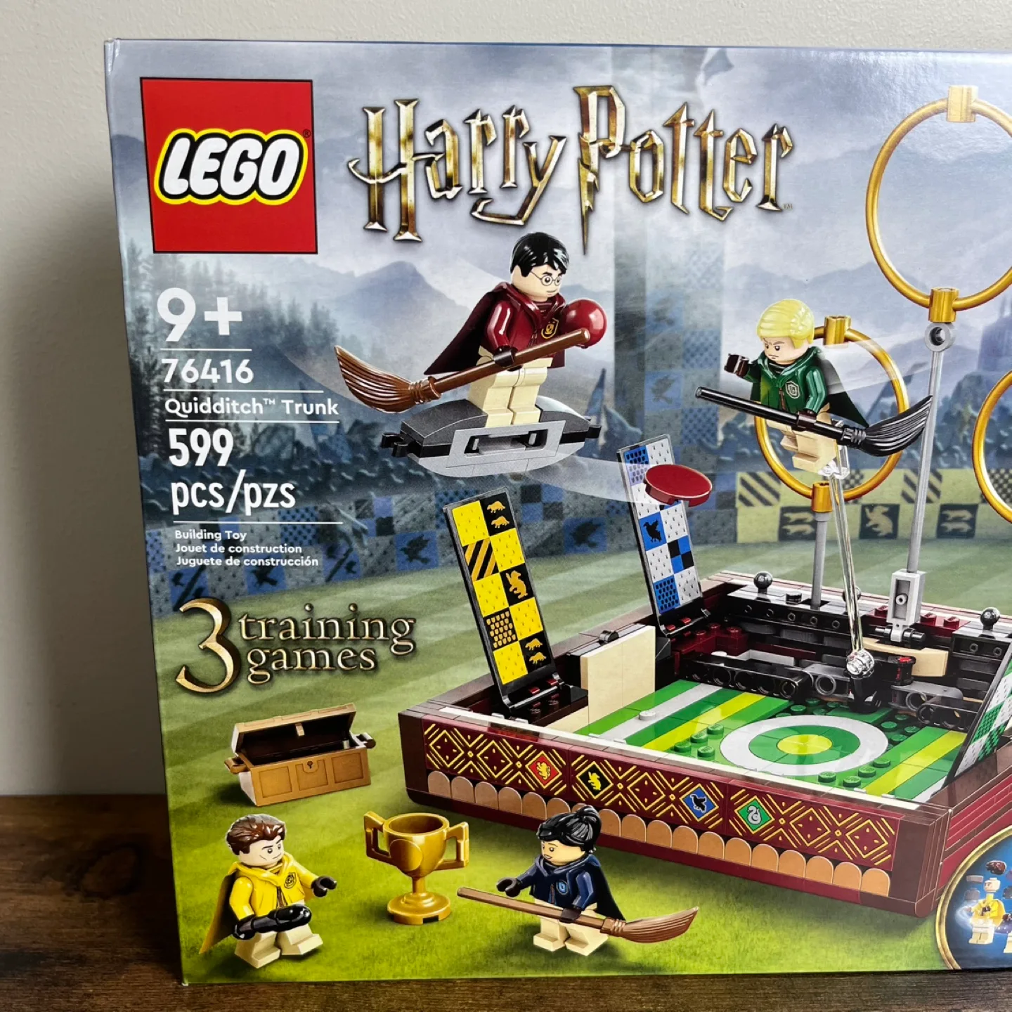Retired LEGO Harry Potter Quidditch Trunk #76416 image indicator(2)