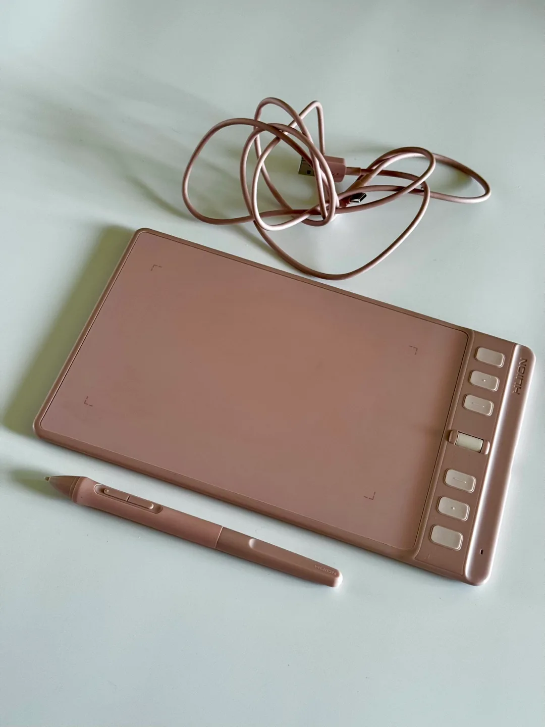 Huion Graphics Tablet with Pen & Cable thumbnail