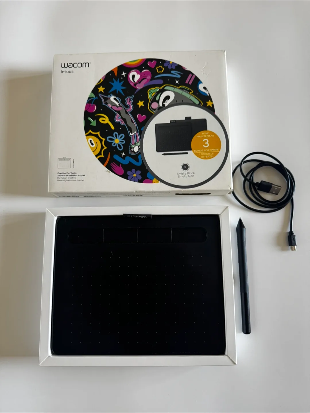 Wacom Intuos Graphics Tablet - Small thumbnail