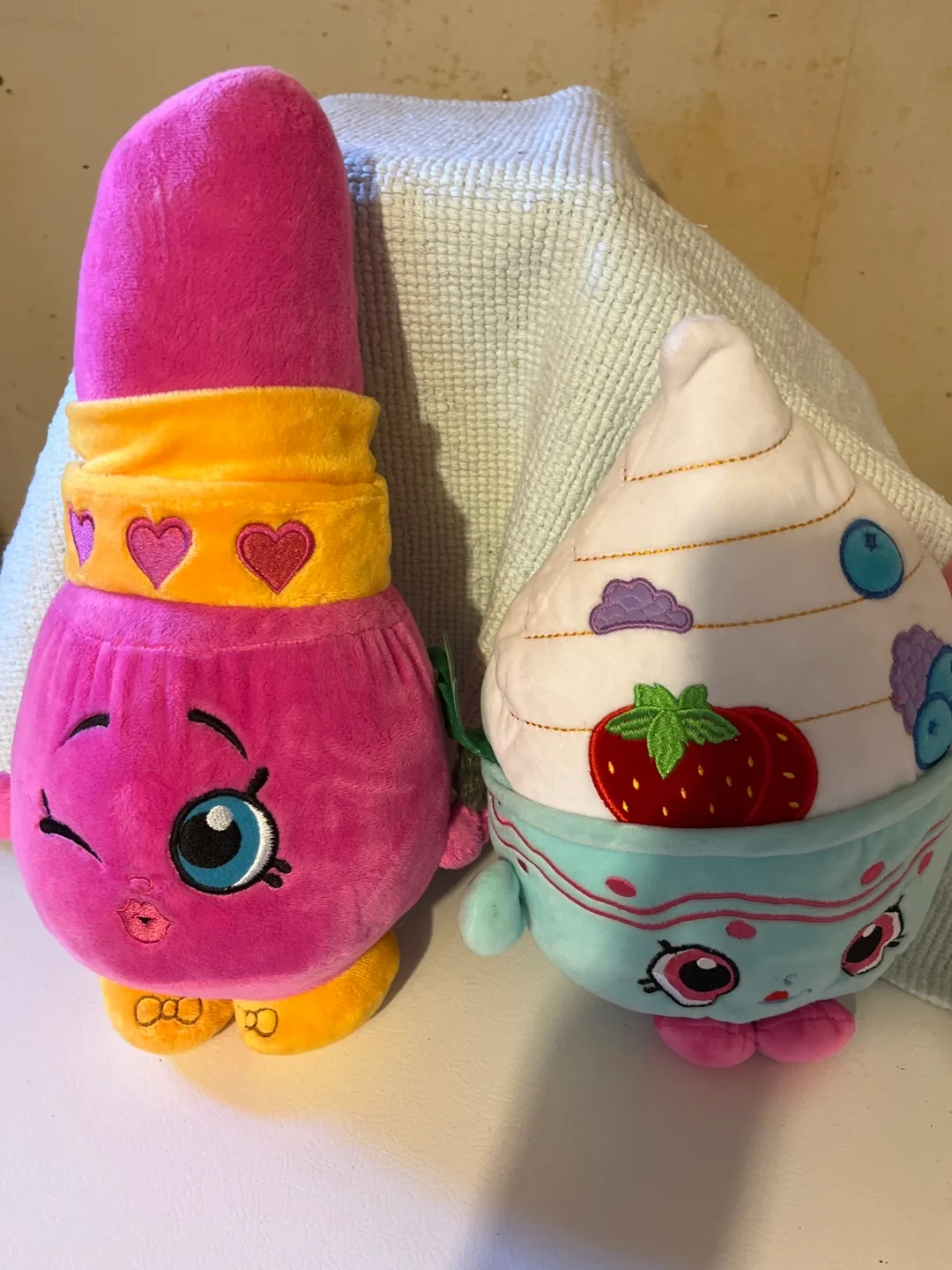Shopkins Plush Toys - Lipstick & Ice Cream thumbnail