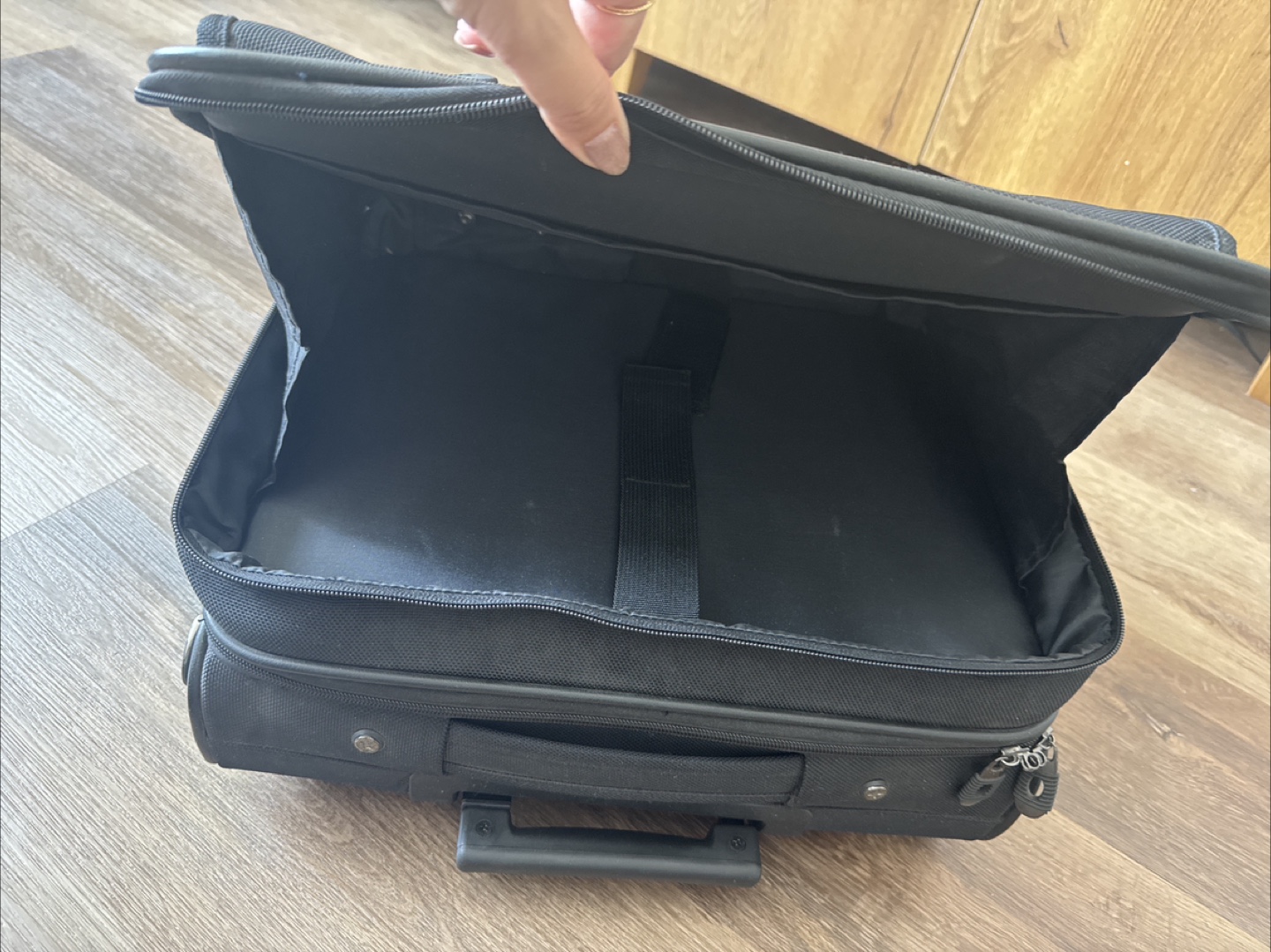 Polo Winner Black Rolling Suitcase - photo 4