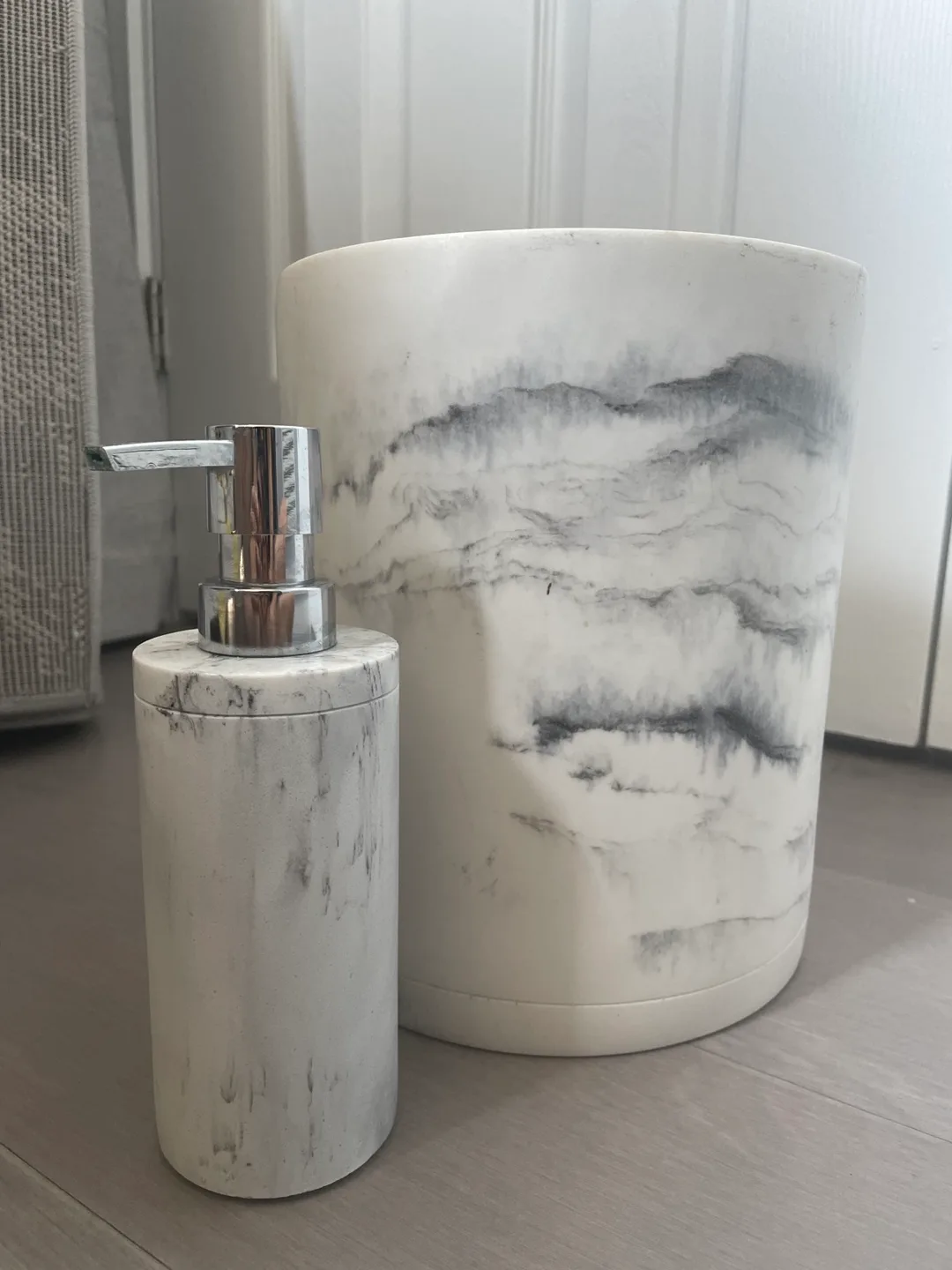 Marble Bathroom Set 🇨🇦 thumbnail