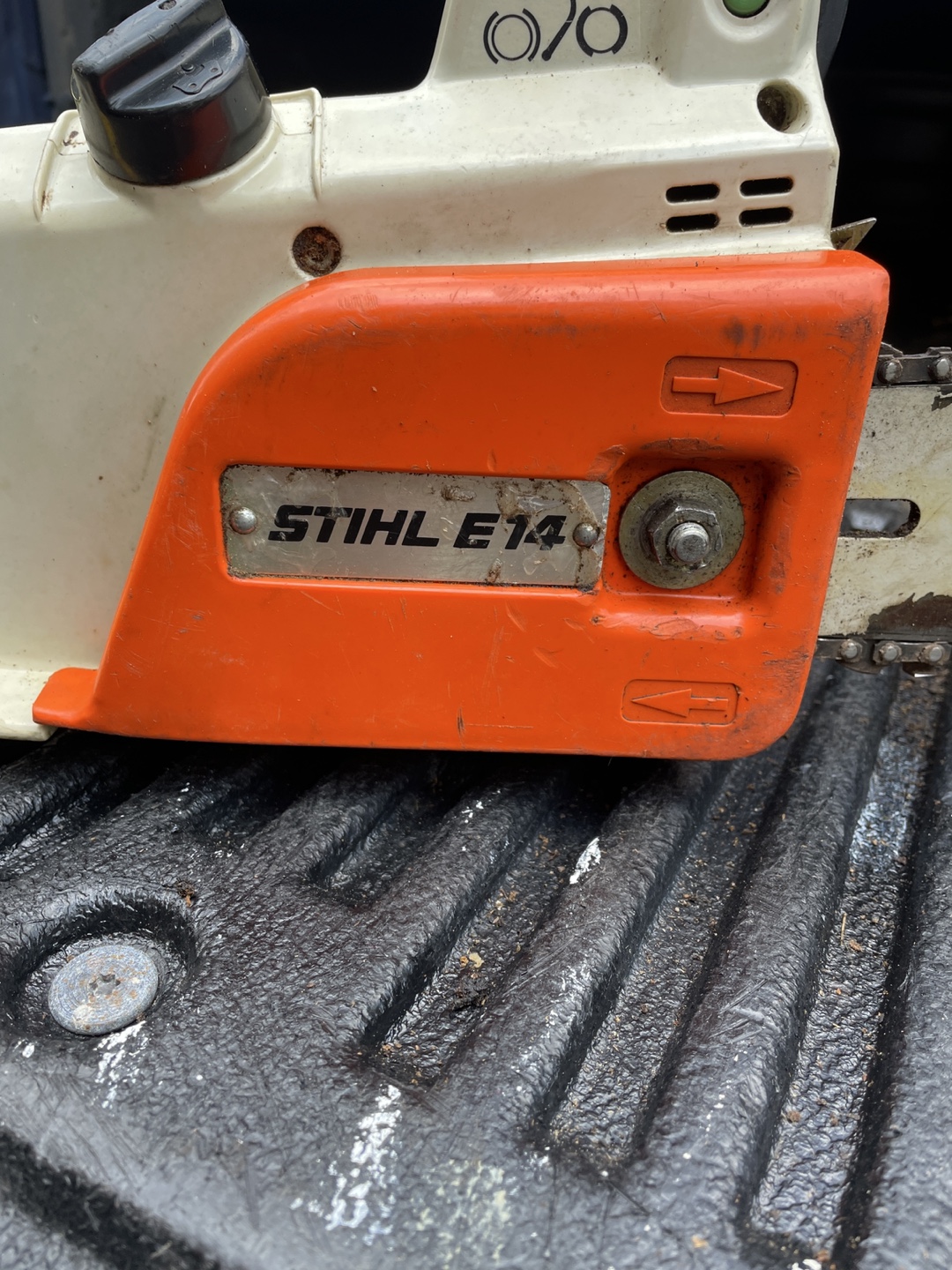 Stihl E14 Electric Chainsaw - photo 2