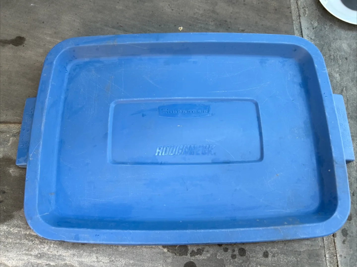 $1 Rubbermaid Roughneck Storage Totes bin 1 Lid thumbnail