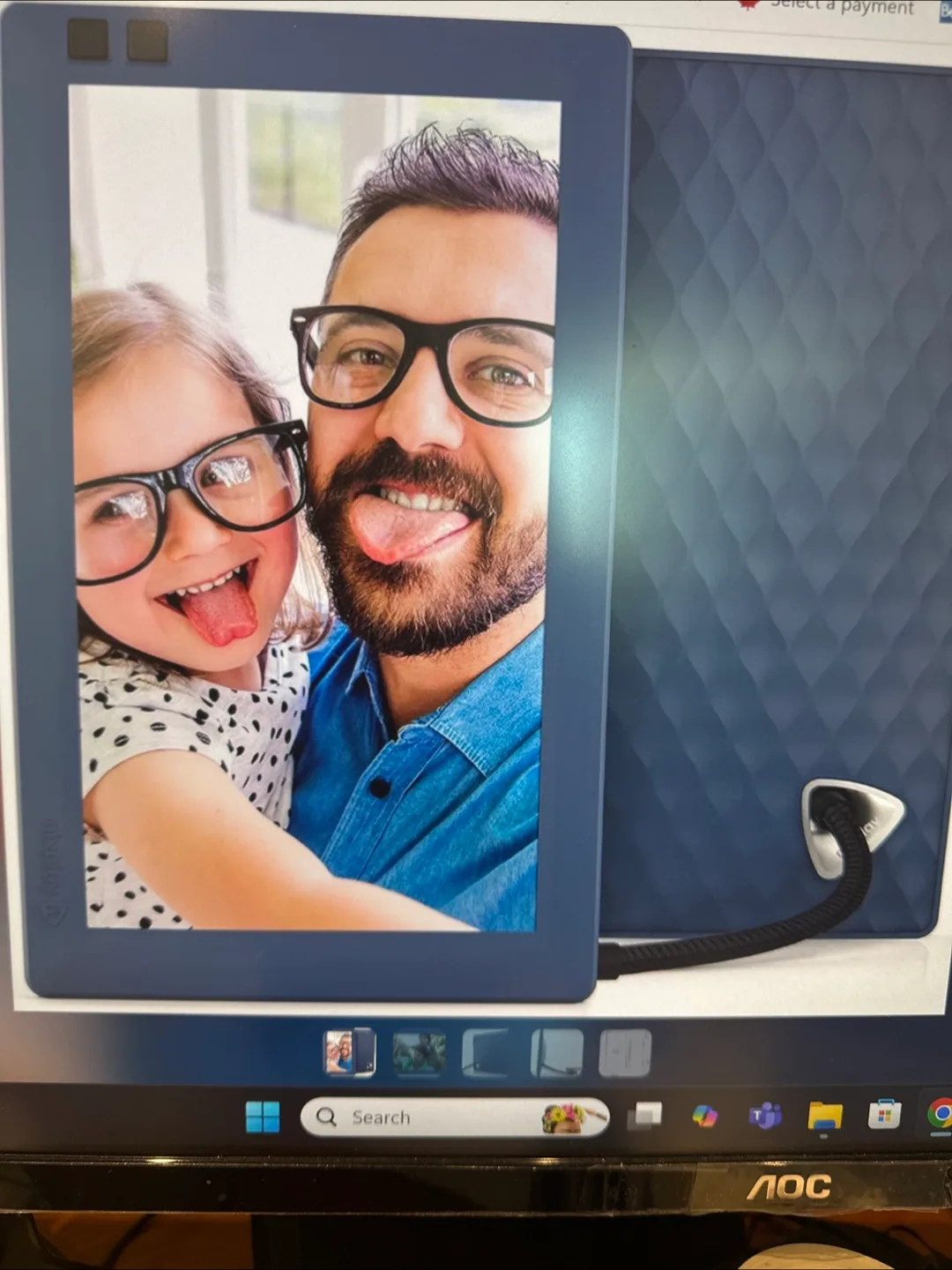 Nick’s play seed 7 inch Wi-Fi digital photo frame in blue thumbnail