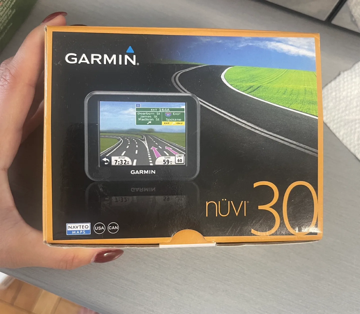 Garmin nüvi 30 GPS Navigation System thumbnail