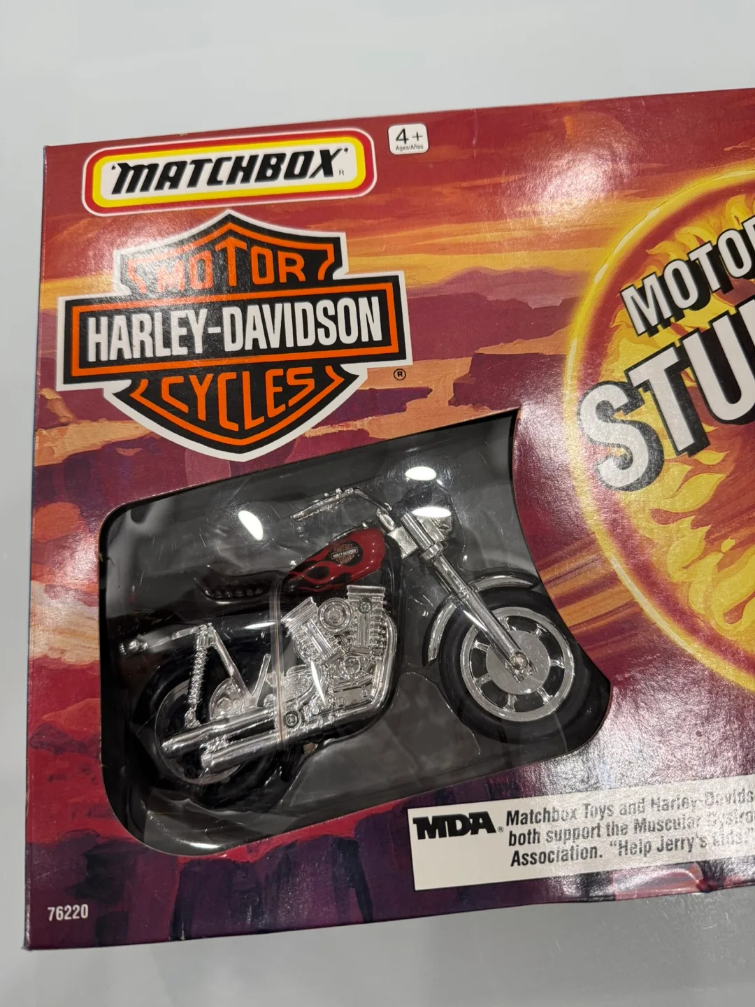 MATCHBOX HARLEY DAVIDSON MOTORIZED STUNT SET 1993 image indicator(2)