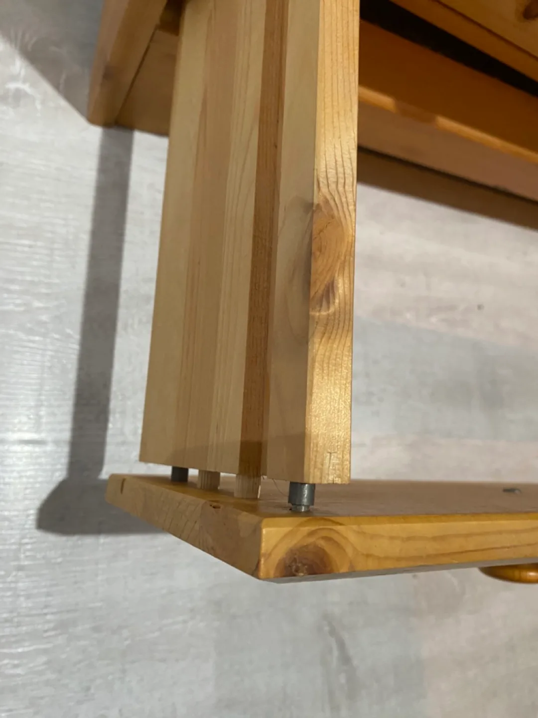 Free pine dresser image indicator(4)