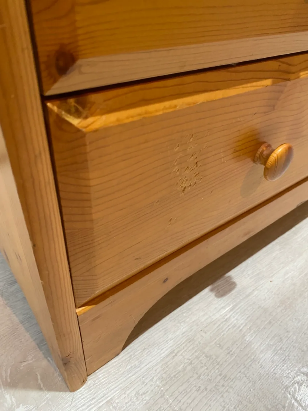 Free pine dresser image indicator(2)