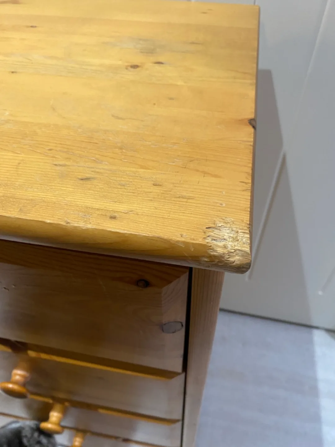 Free pine dresser image indicator(3)