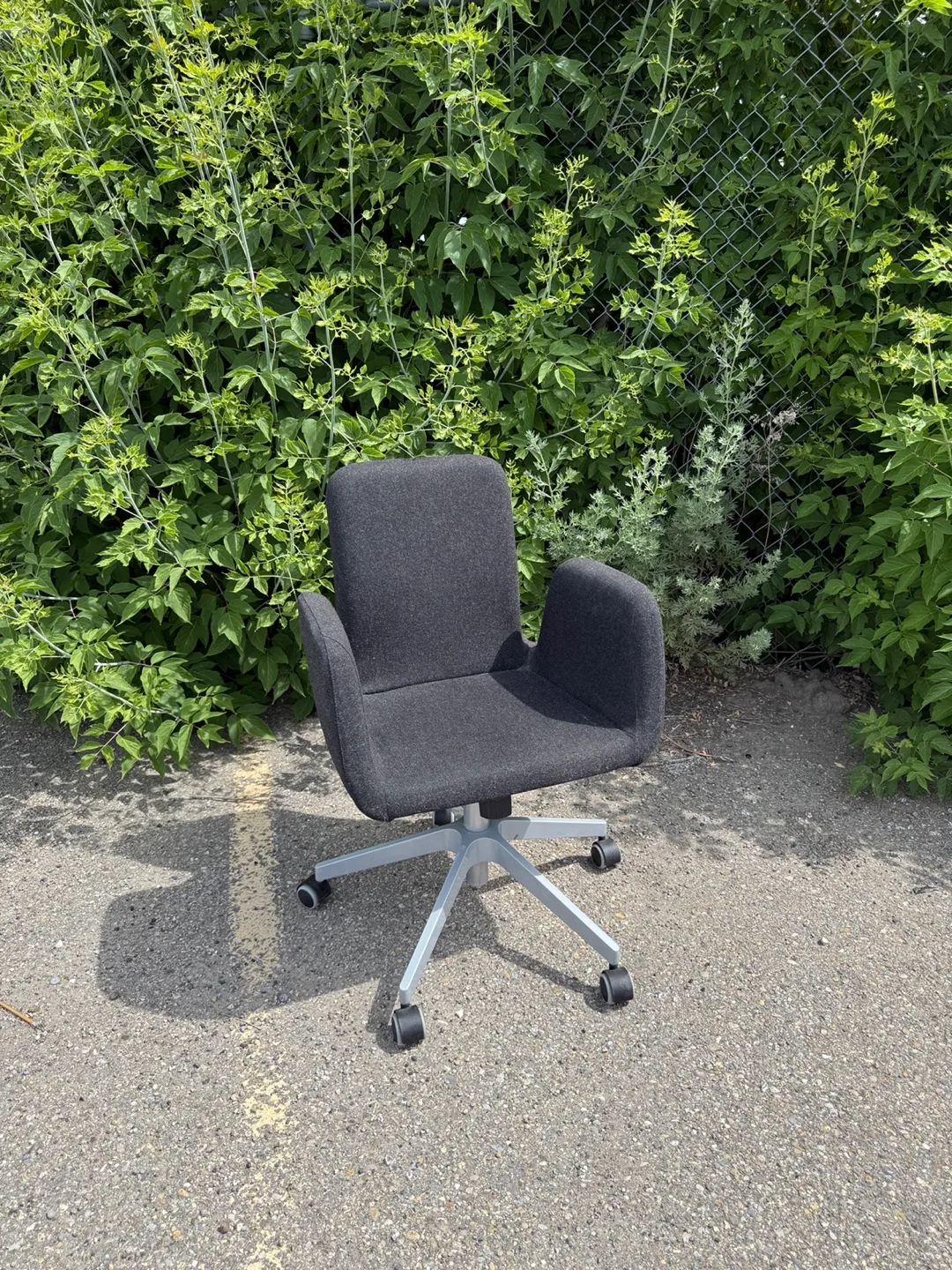 Stylish Grey Office Chair thumbnail