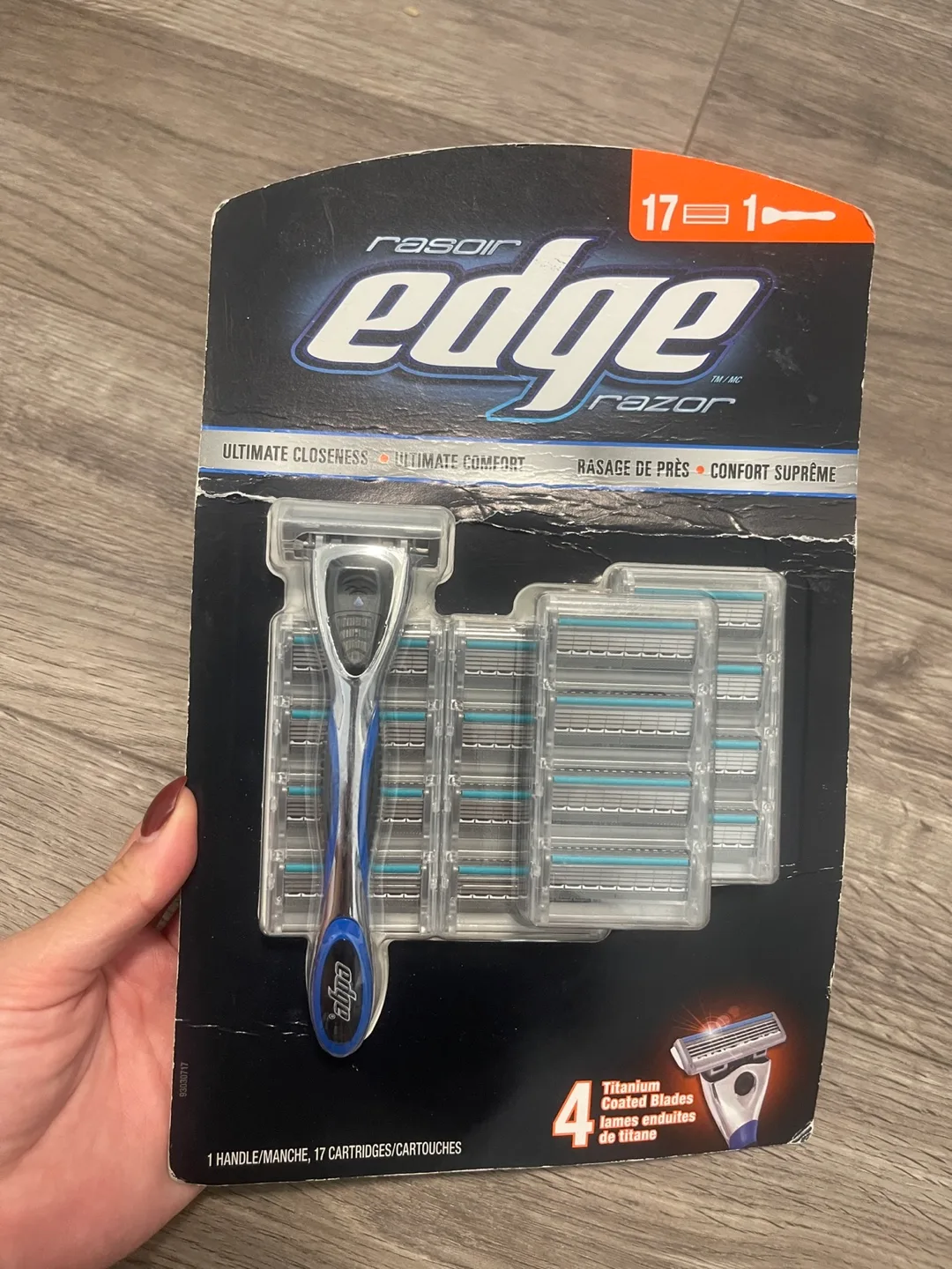 Edge Razor with 17 Cartridges - New thumbnail