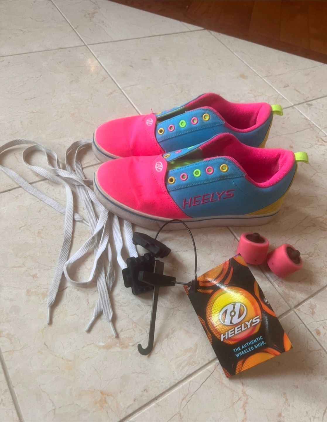 Heelys GR8 Pro / HES10320 Size USA 6 Youth