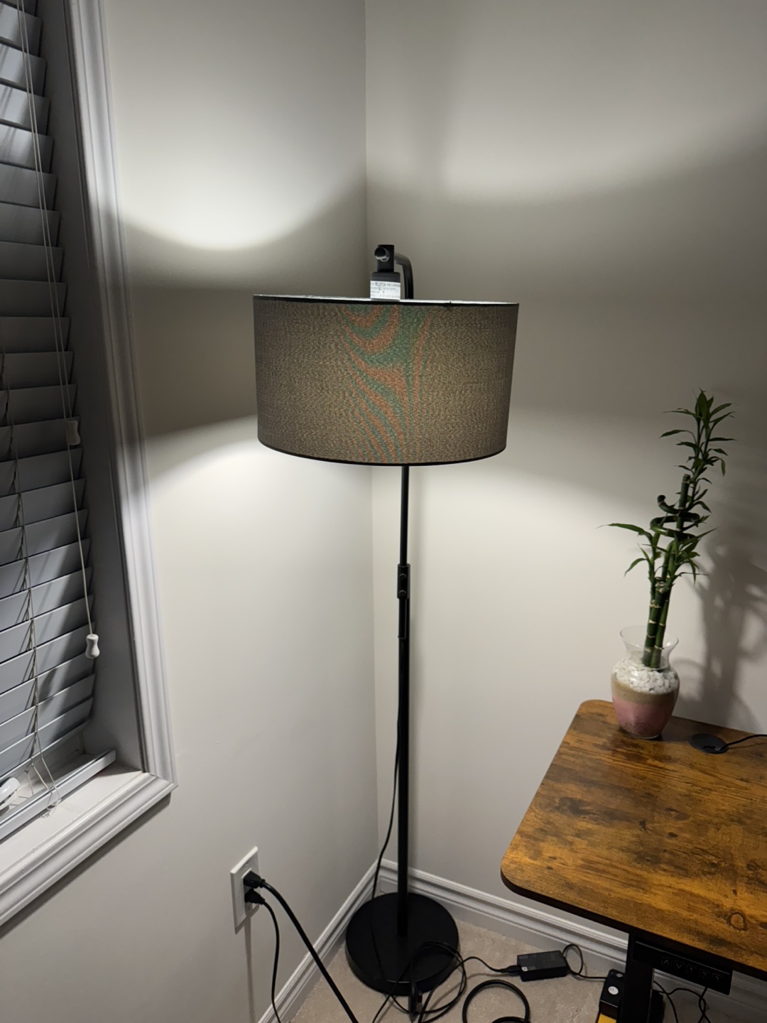 Stylish Floor Lamp - Great Condition!