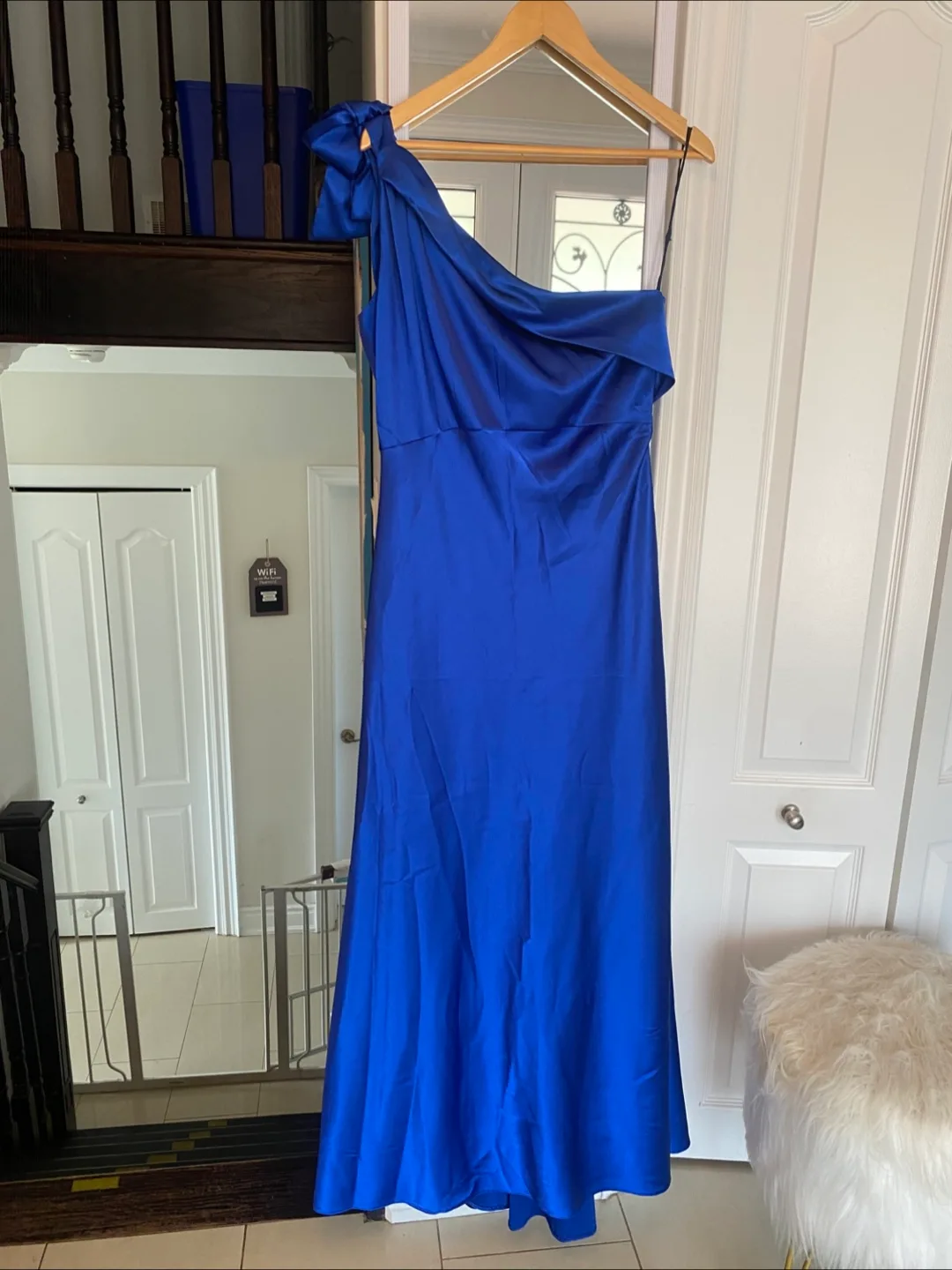 Le Chateau Blue Dress image indicator(3)