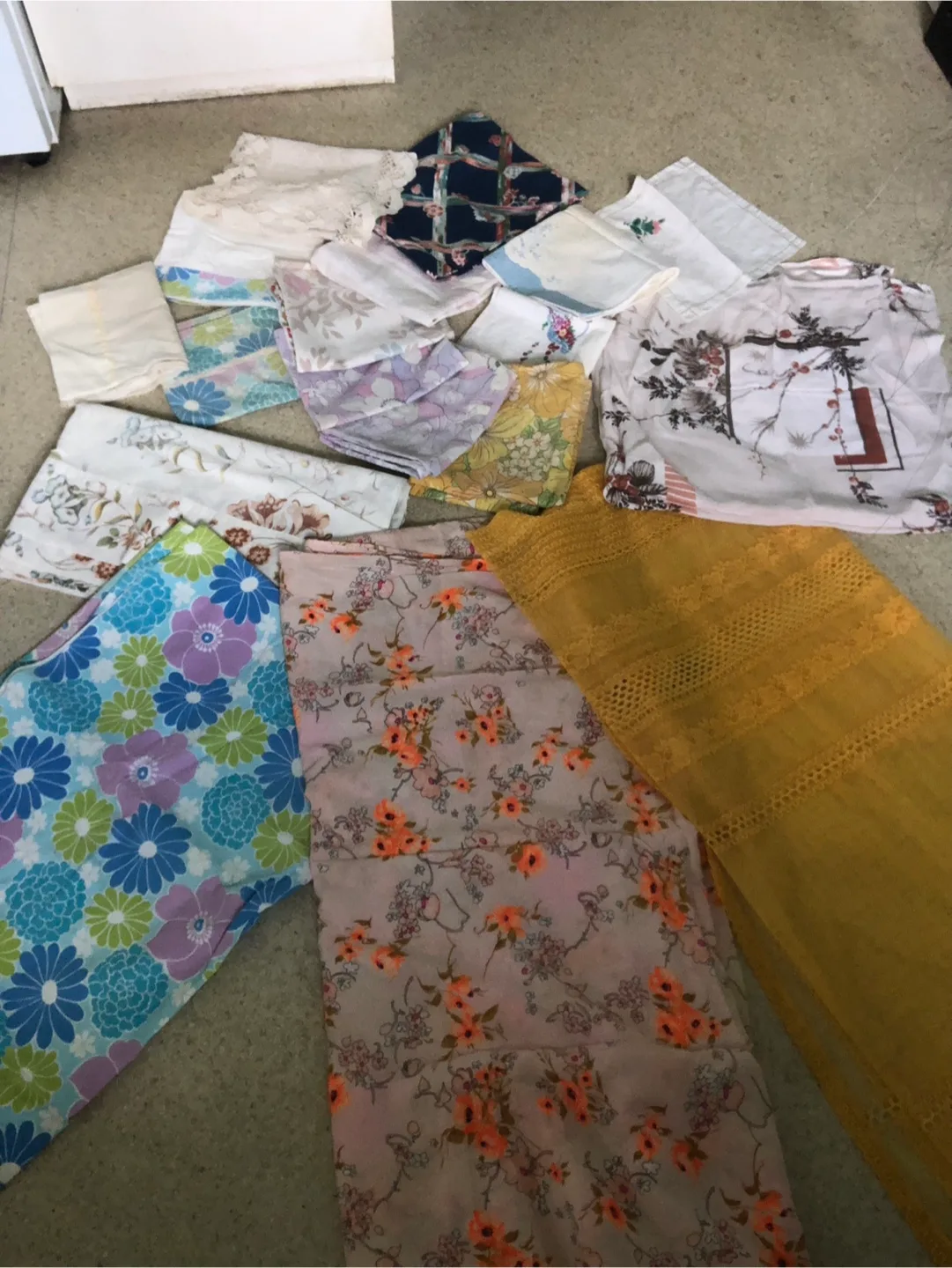 Vintage Assorted Linens $1.25 & Up or for a Lot Price thumbnail