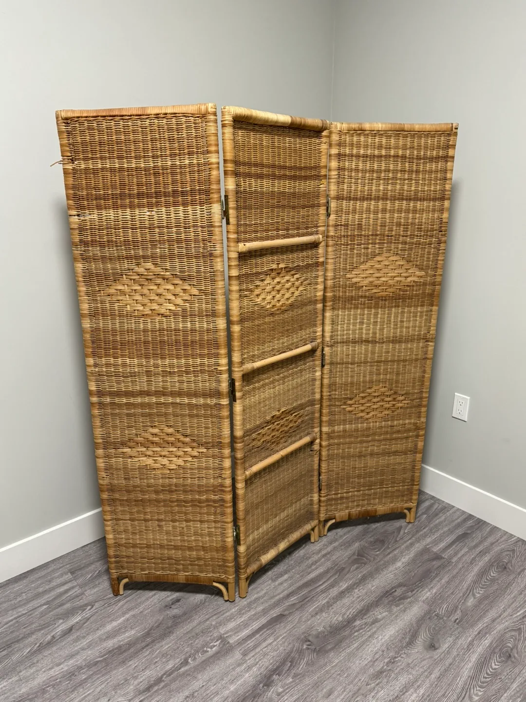 🇨🇦Woven Wicker Room Divider Screen thumbnail