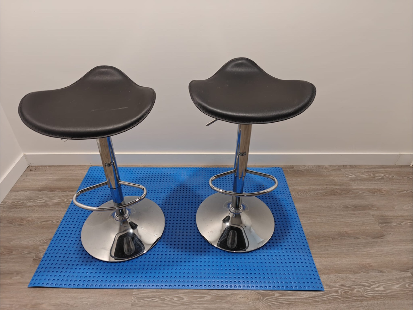 Two Bar Stools - Black - photo 2