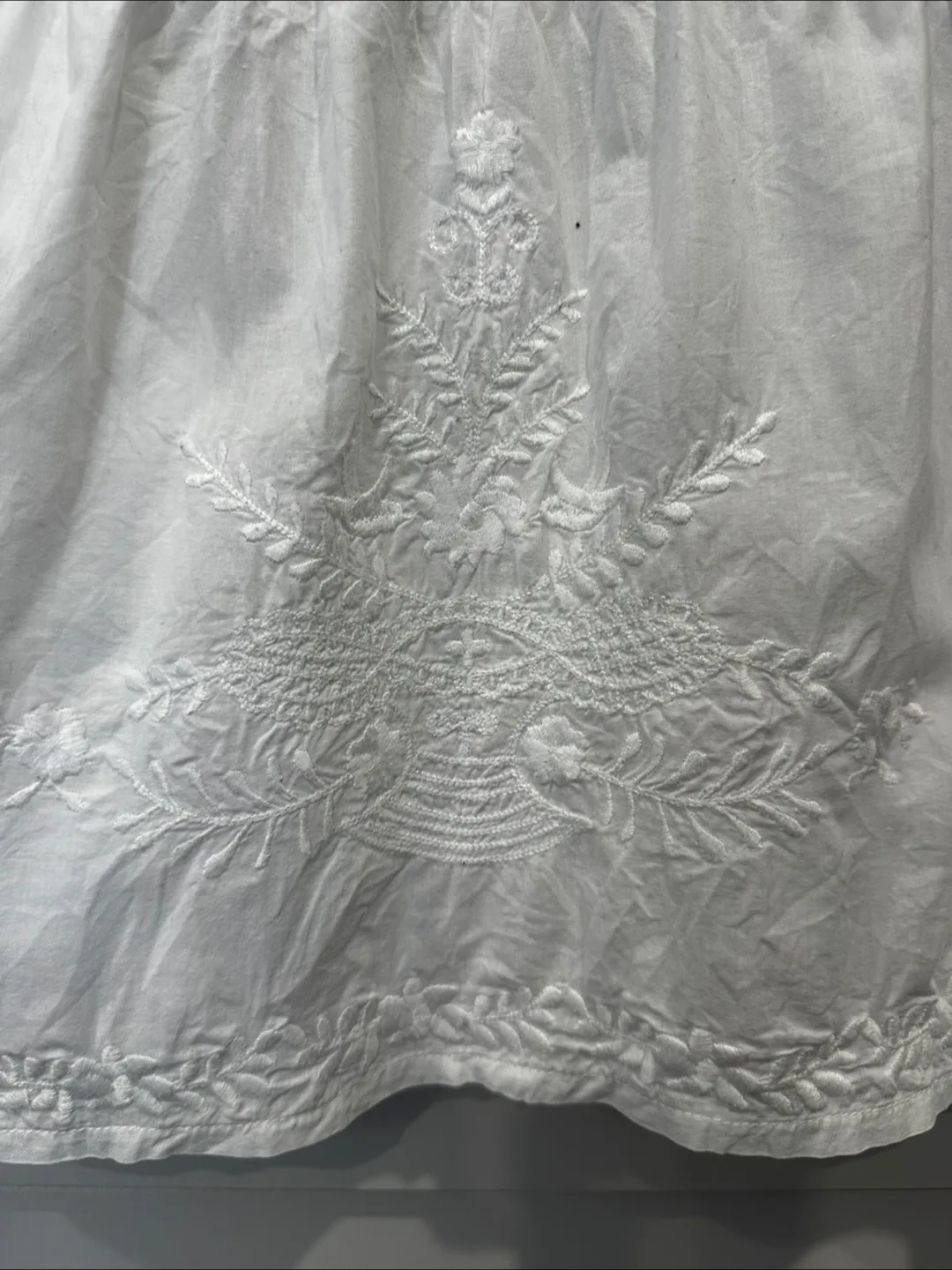 White Embroidered Tank Top image indicator(3)