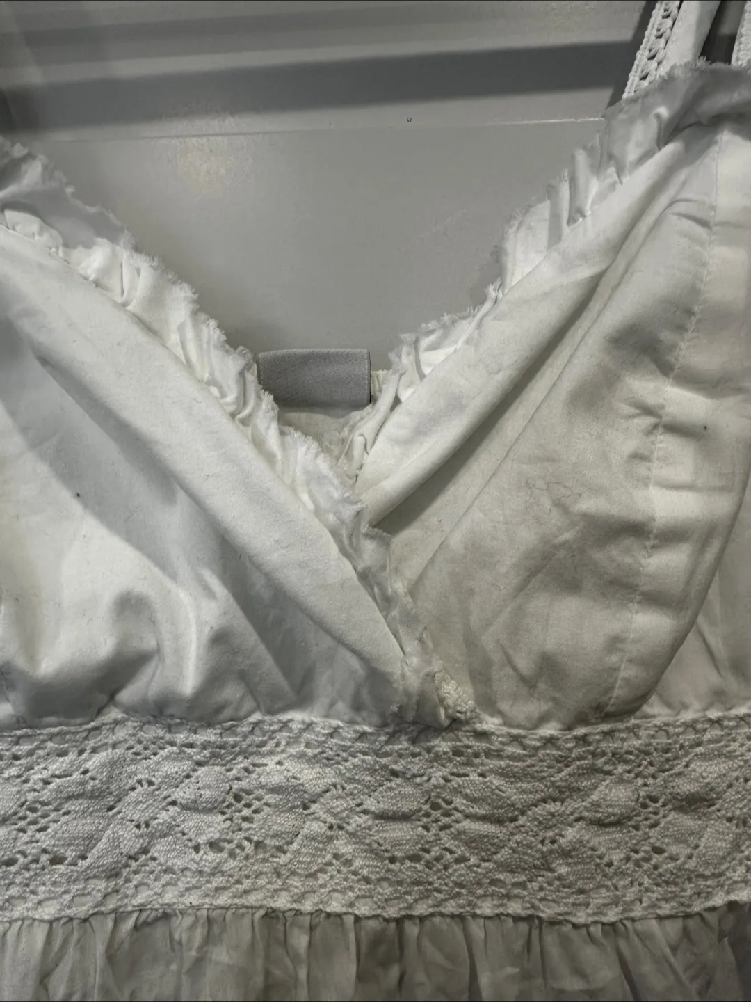 White Embroidered Tank Top image indicator(2)