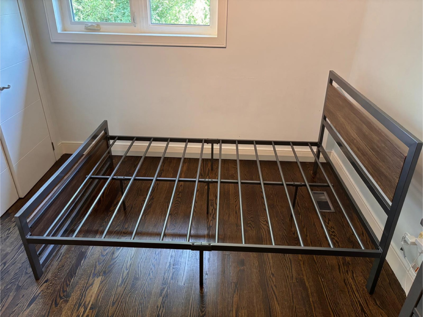Metal Bed Frame - twin size - photo 3
