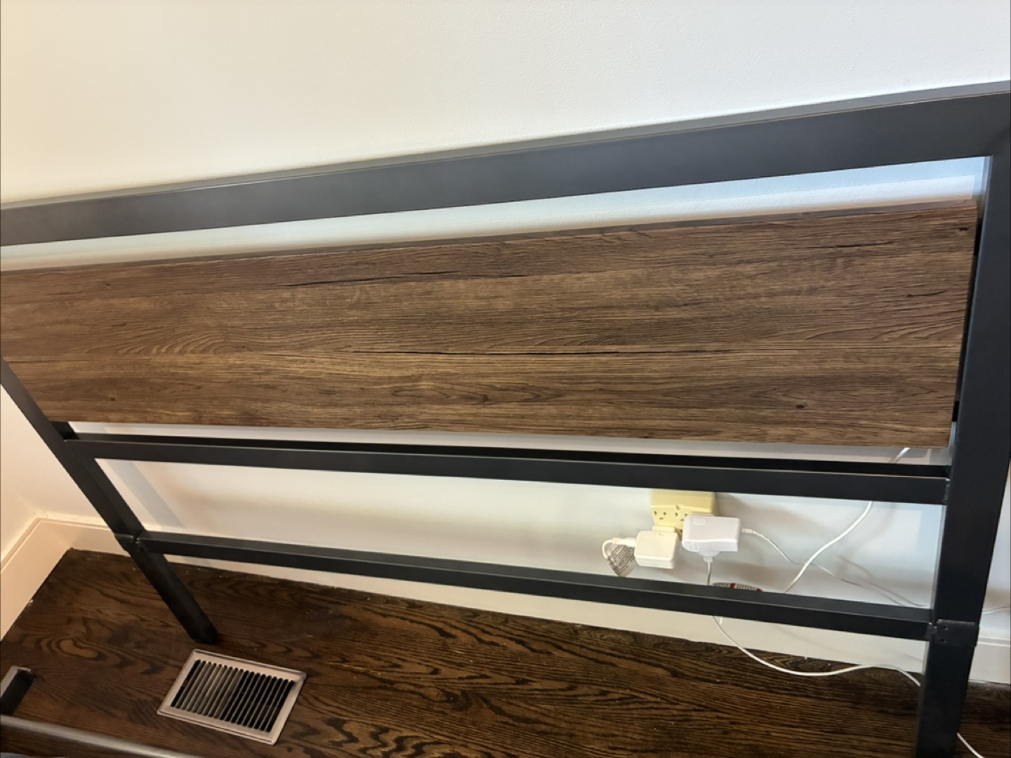 Metal Bed Frame - twin size - photo 4