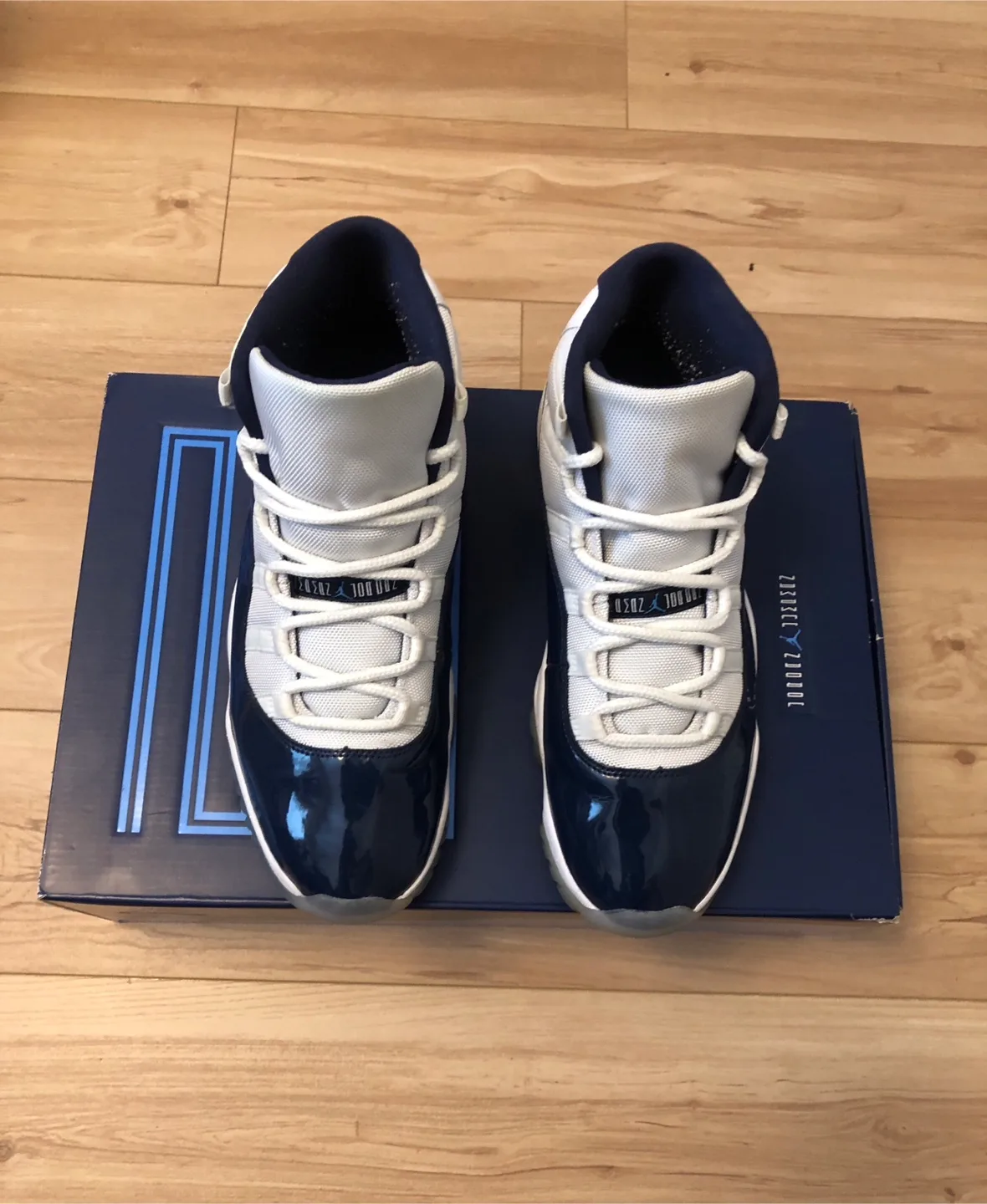 Jordan 11 UNC Win Like 82 Sz 13 2017 Used thumbnail