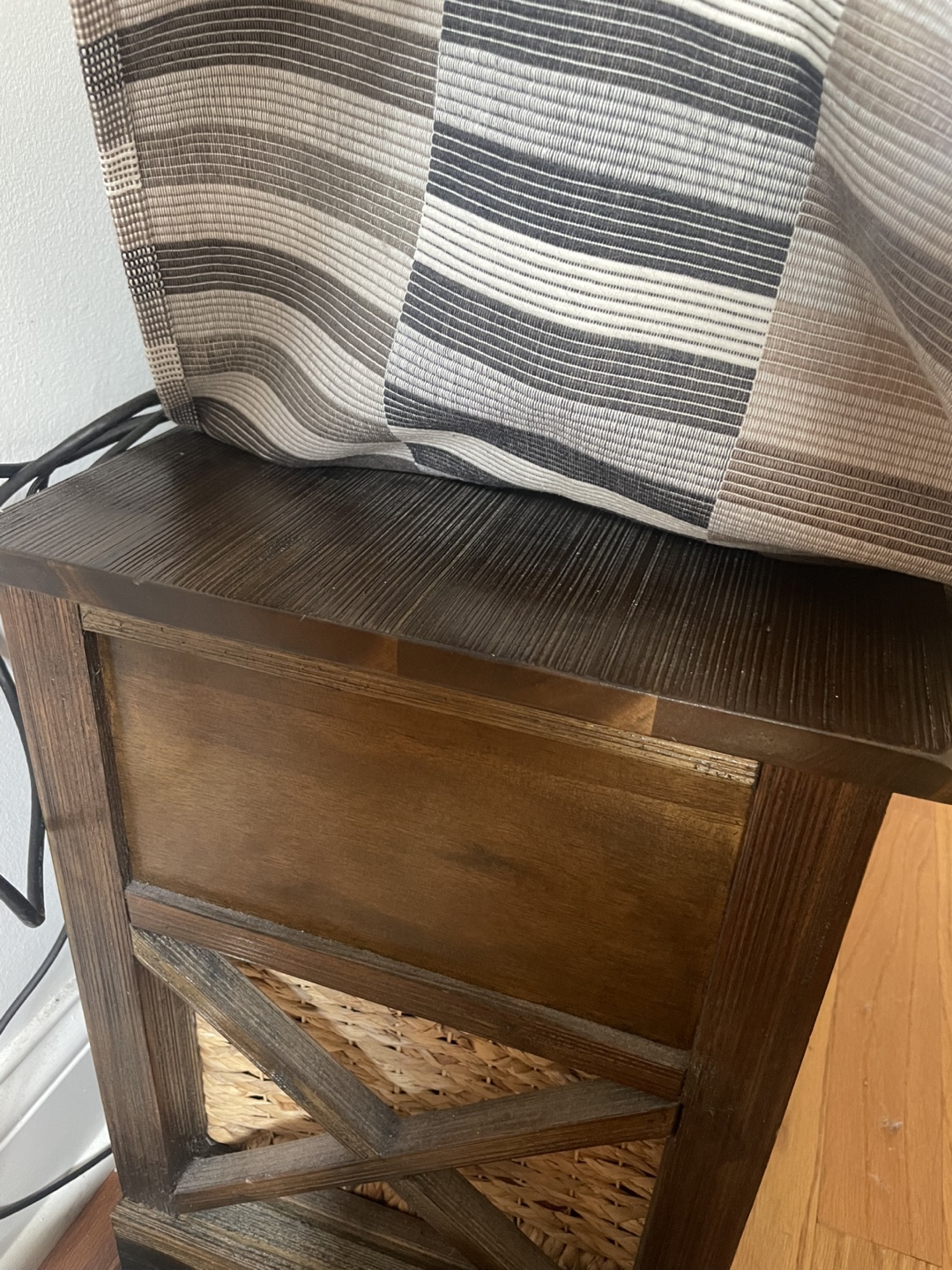 Wood TV Stand/Bench/Storage Basket w/ Drawers and Wicker Baskets - photo 3