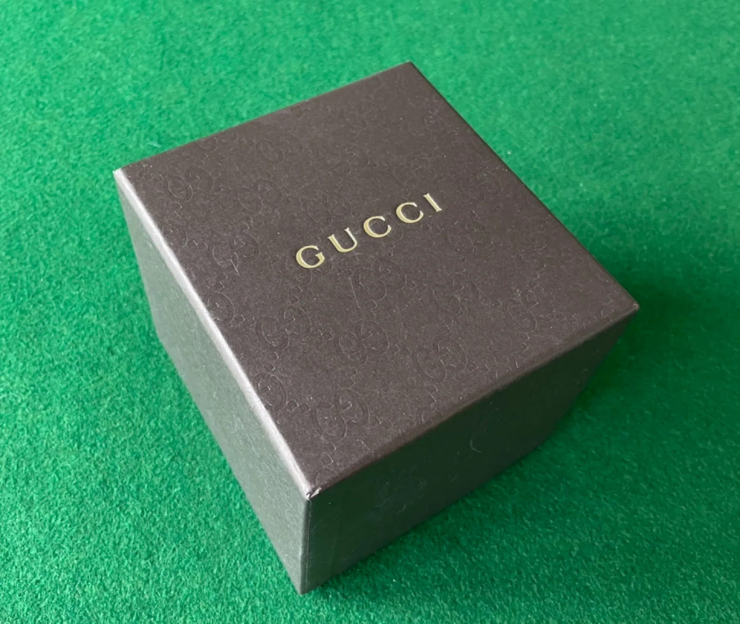 Gucci Ladies Watch with Box image indicator(5)