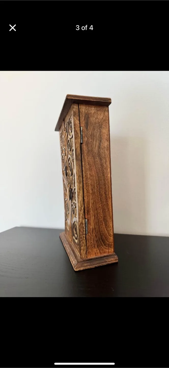 Wooden Carved Small Cabinet image indicator(4)