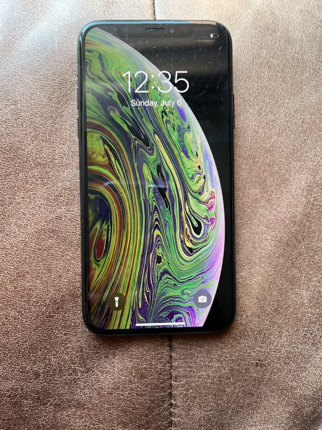 iPhone XS in great condition thumbnail