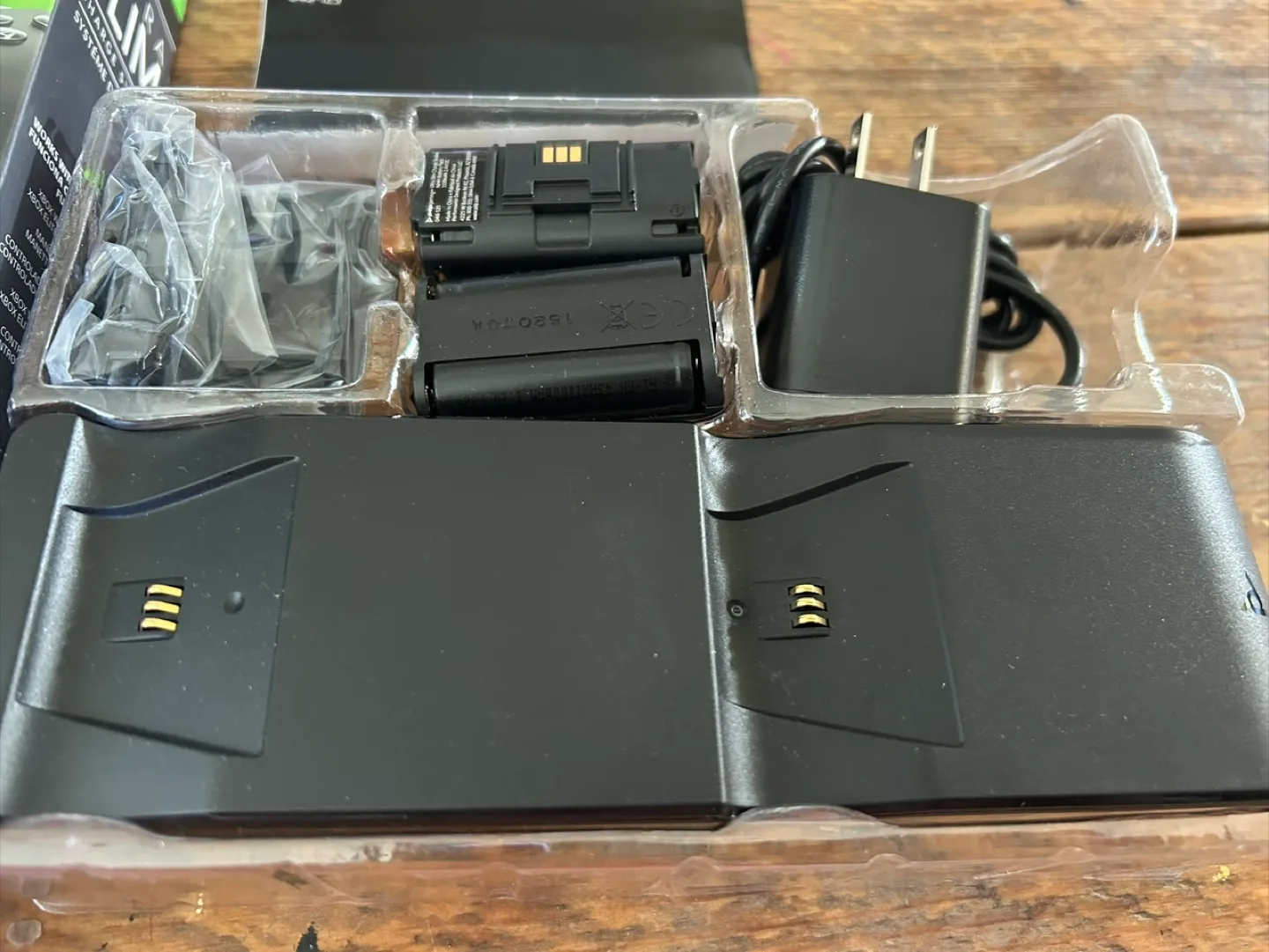 PDP Gaming Ultra Slim Charging System - Xbox One image indicator(4)