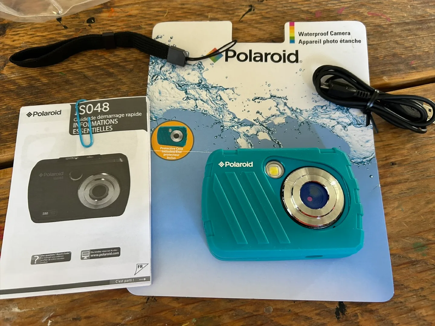 Polaroid iSO48 Waterproof 16MP 4x Optical Zoom Digital Camera thumbnail
