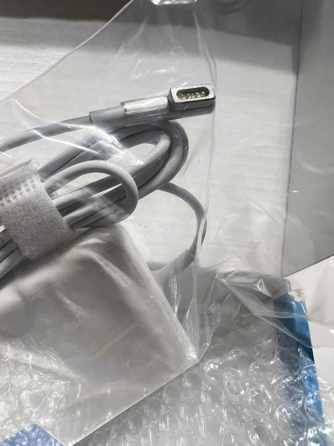 *Brand New* 85W L-shaped computer fast charging head image indicator(3)