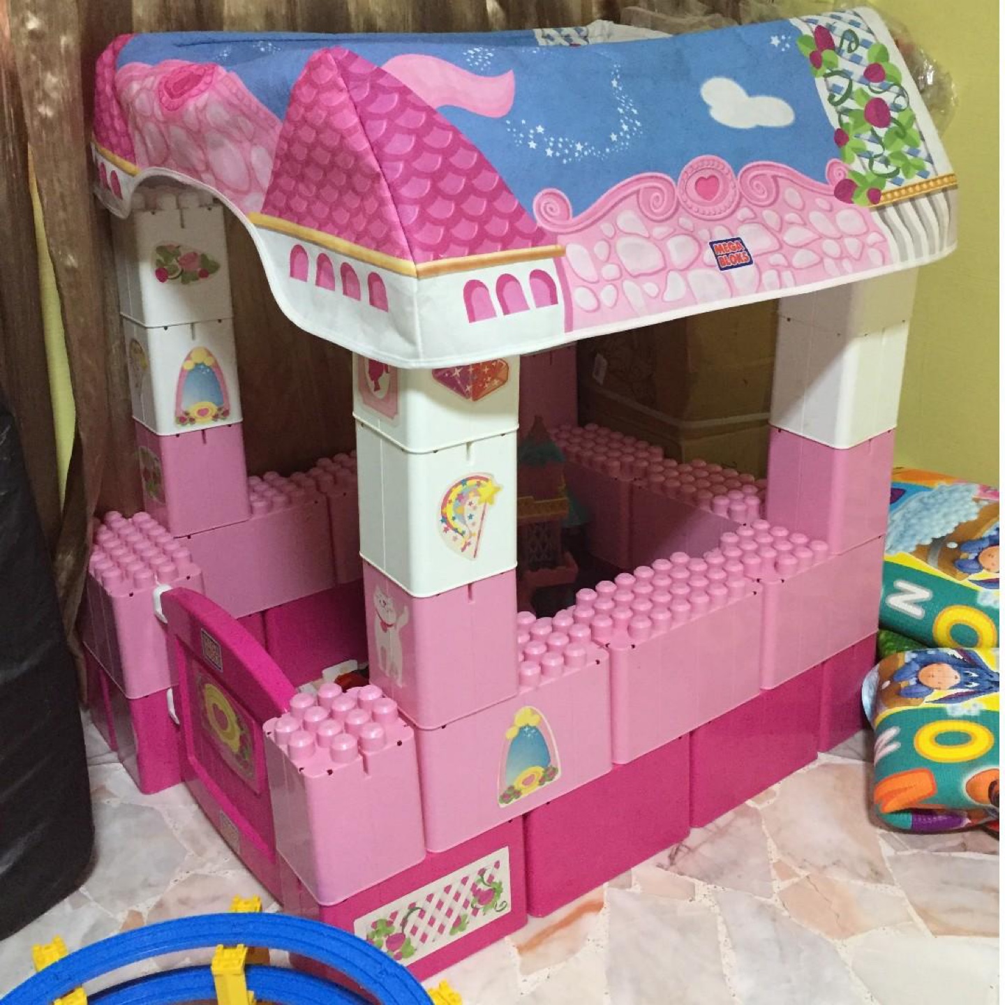 Mega Bloks Pink Princess Castle PlayHouse - photo 2