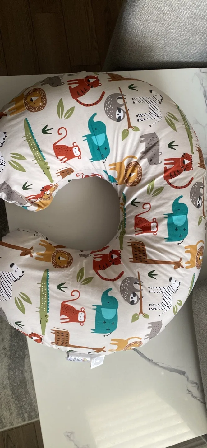 $5 🚨DEAL!! Gently Used Nursing Pillow thumbnail