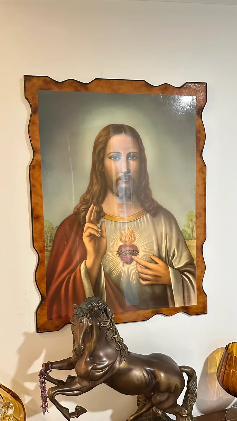 Sacred Heart of Jesus Wall Art thumbnail
