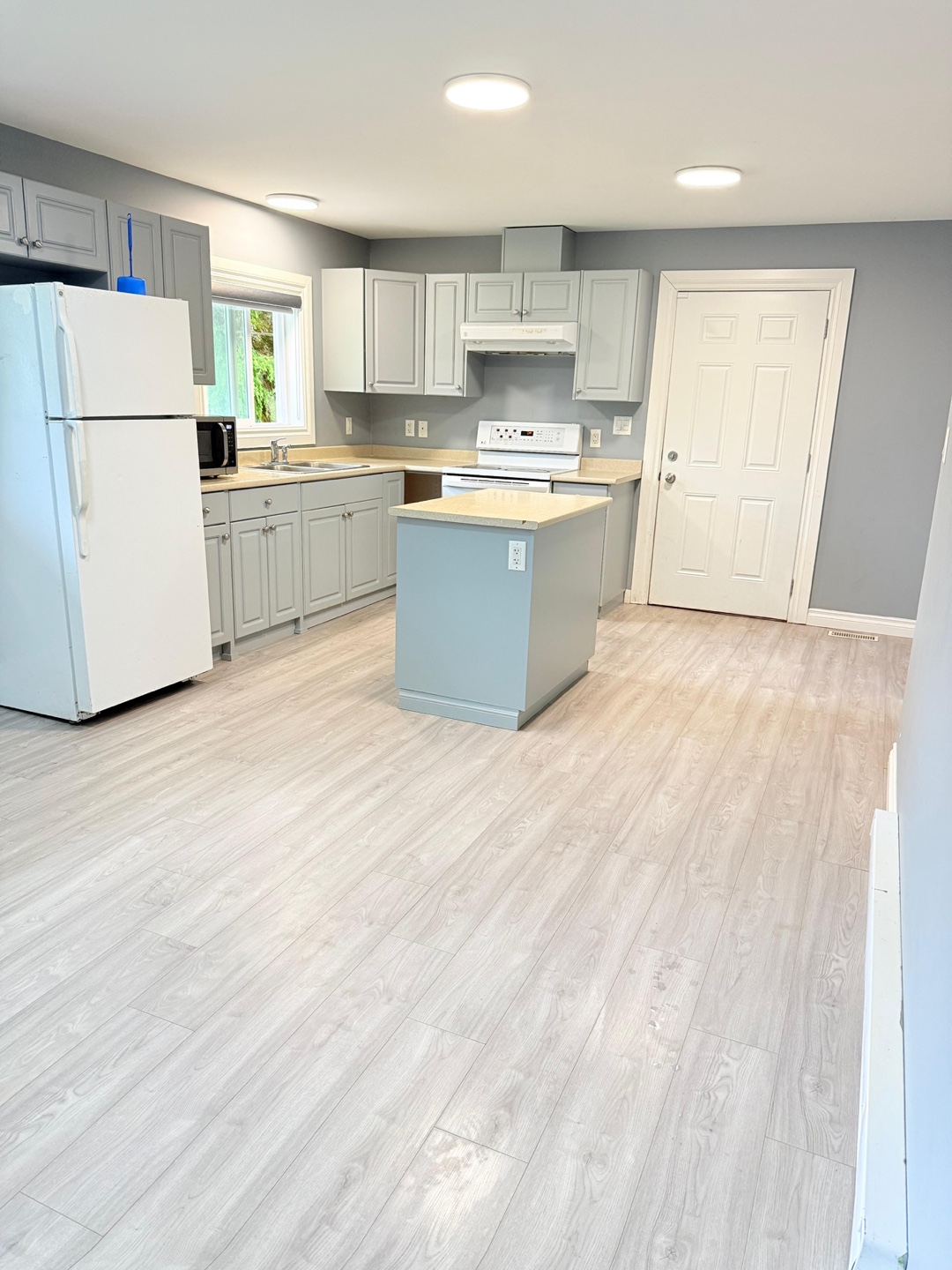 House for rent in hope bc - photo 3