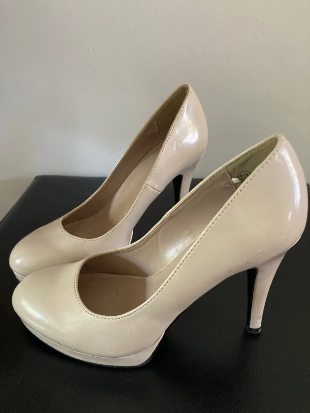 G:21 Beige Heels - US Size 6.5 image indicator(2)