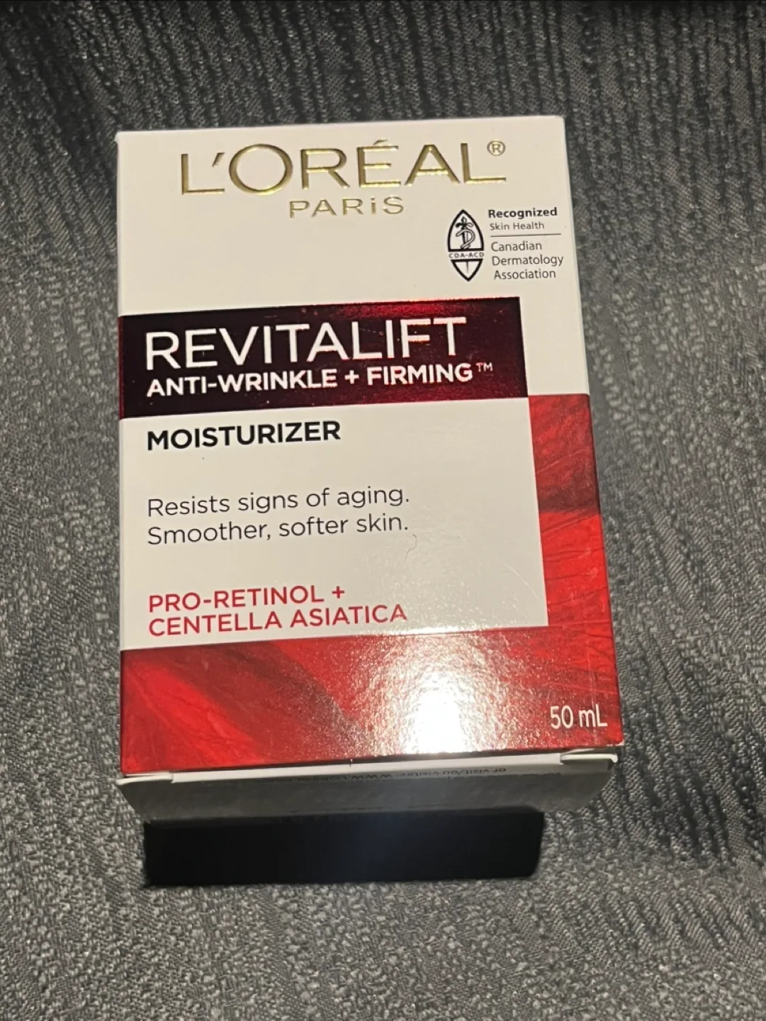 L'Oréal Revitalift Anti-Wrinkle + Firming Moisturizer (50ml) thumbnail
