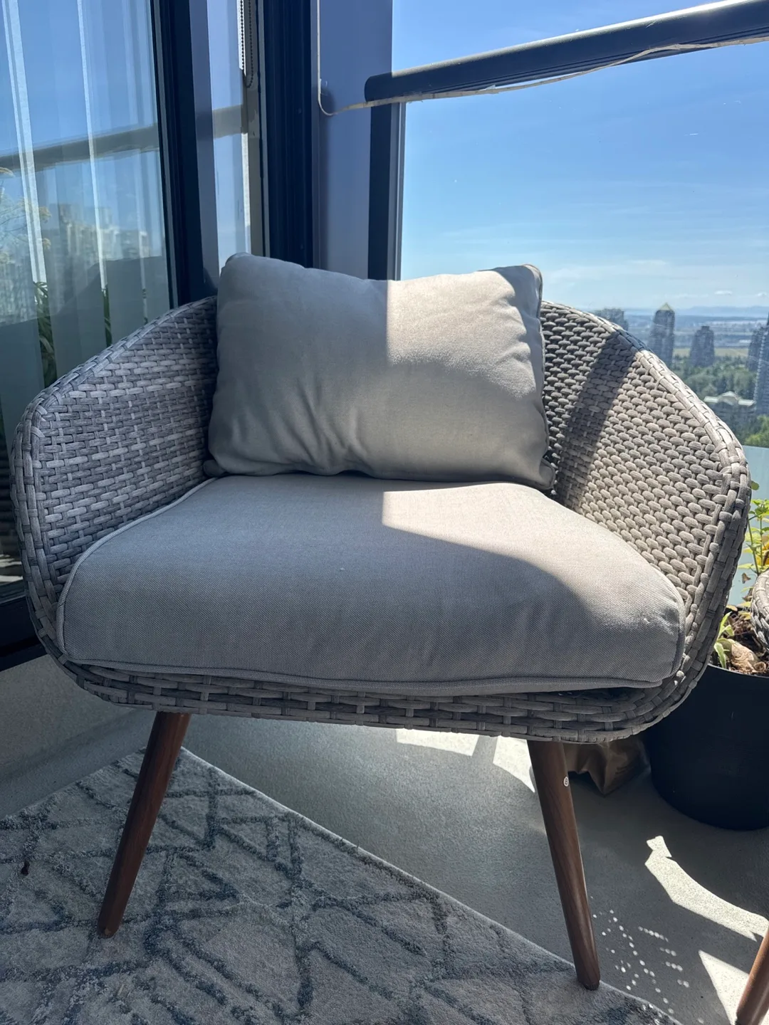 Wicker Patio Chair with Cushion image indicator(3)