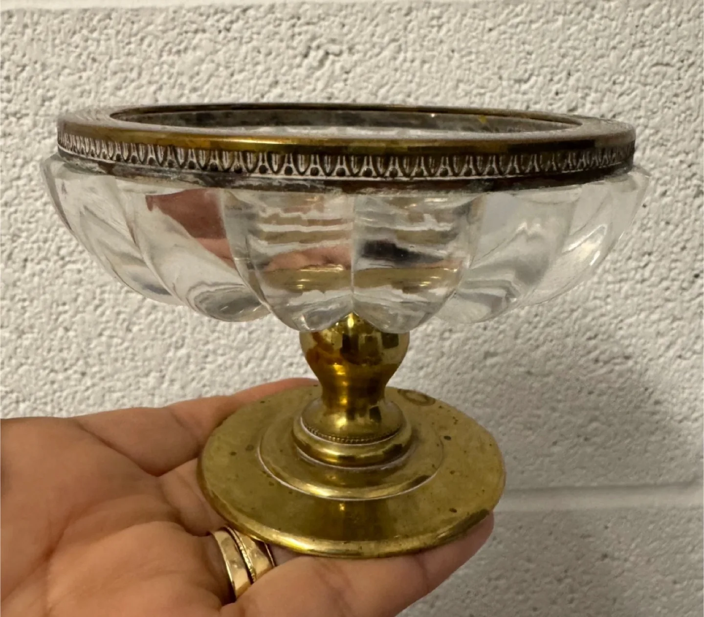 🇨🇦🍁Vintage Glass & Brass Pedestal Bowl thumbnail