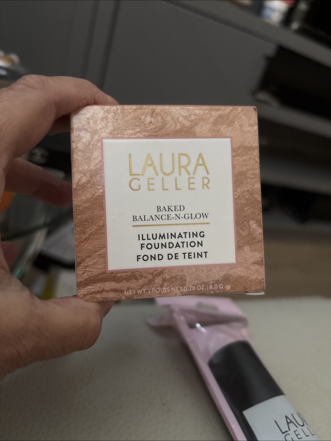 Laura Geller Baked Balance-N-Glow Illuminating Foundation - photo 3