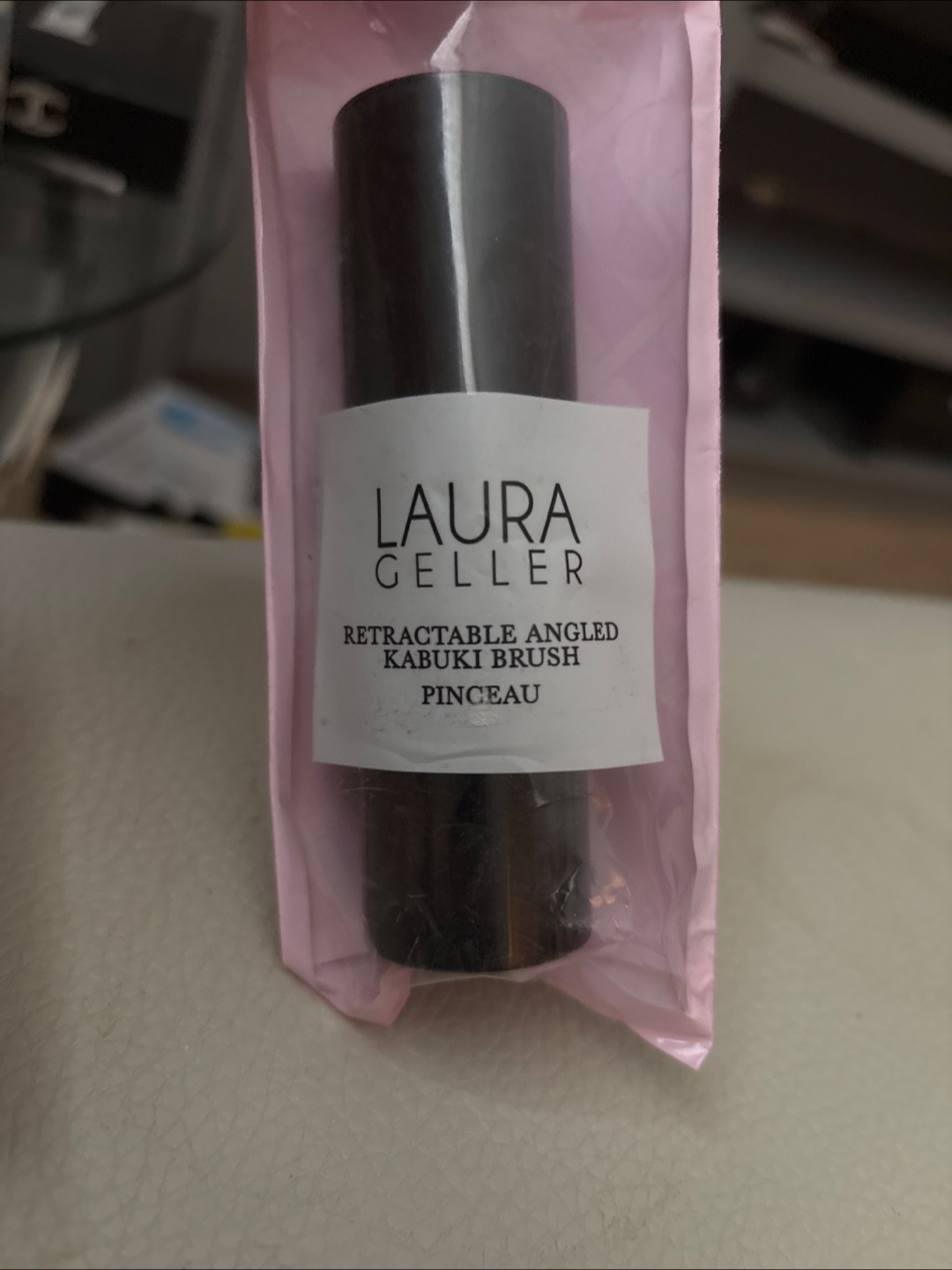 Laura Geller Baked Balance-N-Glow Illuminating Foundation - photo 2
